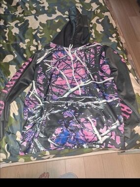 Pink & Black Camo Branch Hoodie - Women's Pullover